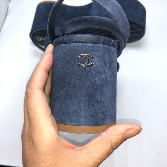 Chanel blue suede platform sandals - Picture 7 of 8